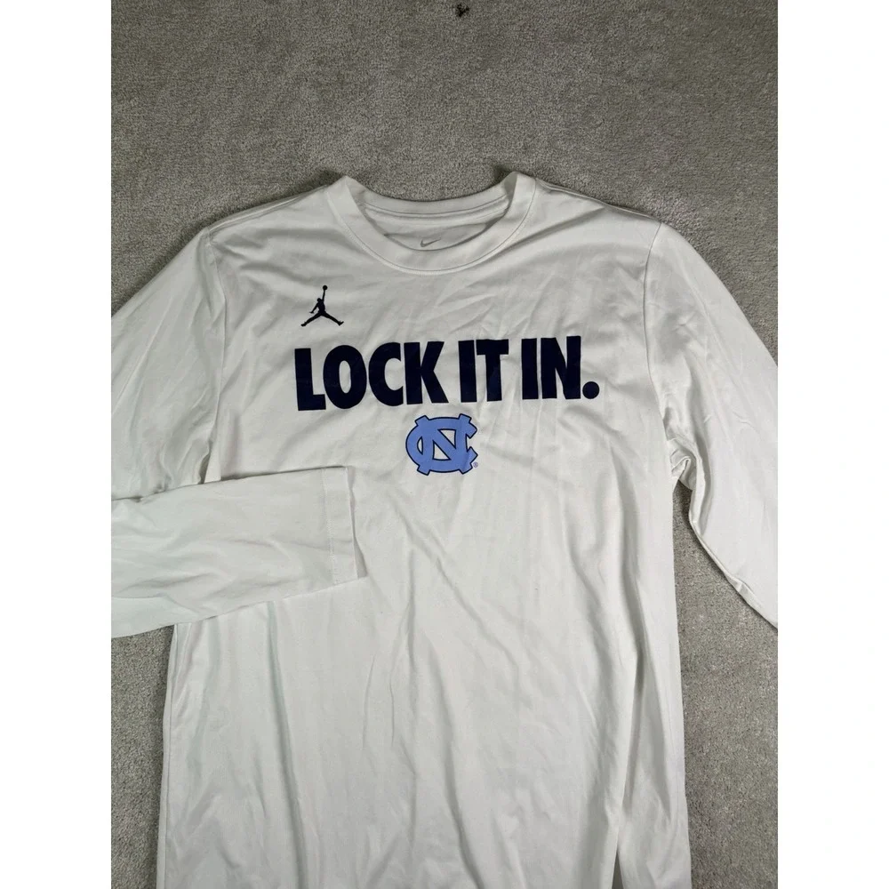 Nike Air Jordan NCAA UNC Tarheels White LS Training Shirt Men's Size L Euc